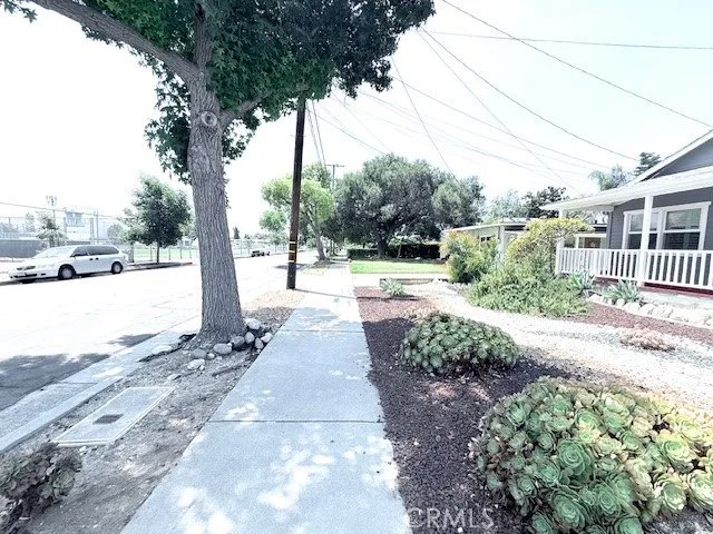 339 S Madison Monrovia, CA 91016