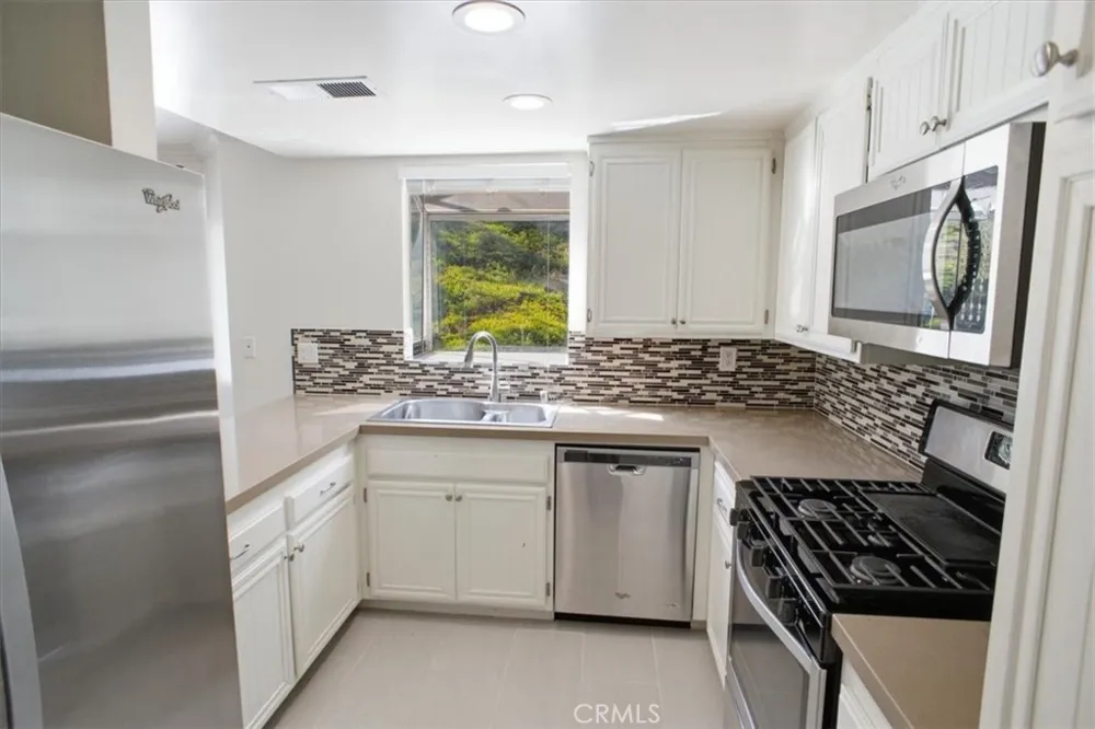 26901 Rainbow Glen Drive #643 Canyon Country, CA 91351