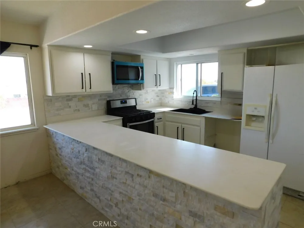 74813 Sunrise 29 Palms, CA 92277