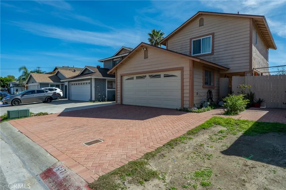 16171 Winterwood Fontana, CA 92335