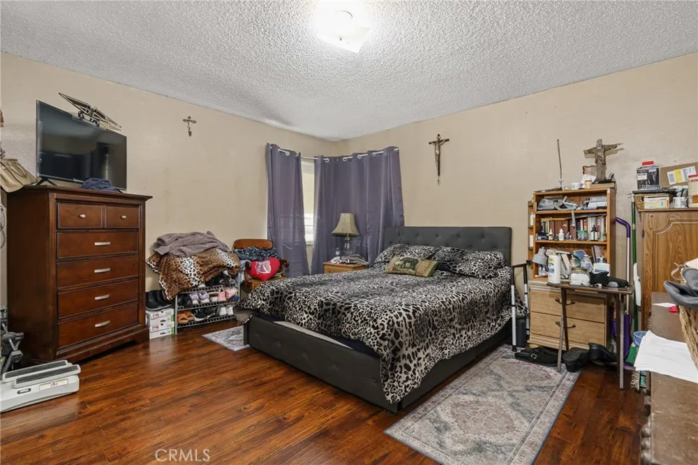 16171 Winterwood Fontana, CA 92335