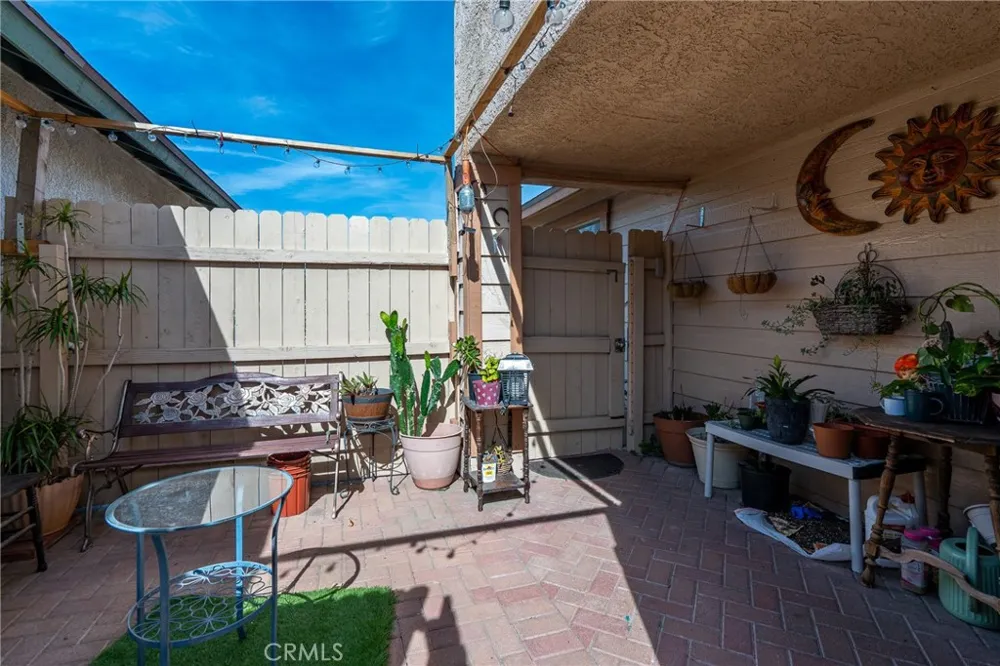 16171 Winterwood Fontana, CA 92335