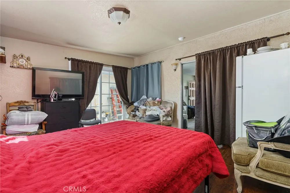16171 Winterwood Fontana, CA 92335