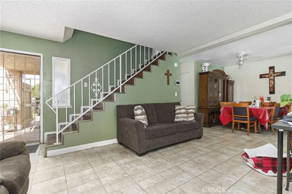 16171 Winterwood Fontana, CA 92335