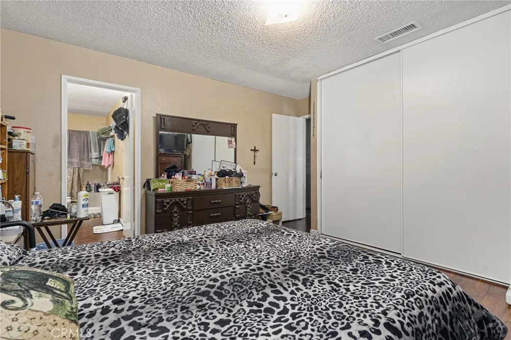 16171 Winterwood Fontana, CA 92335