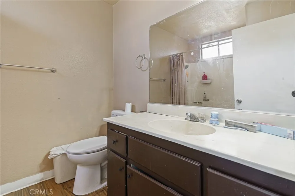 16171 Winterwood Fontana, CA 92335