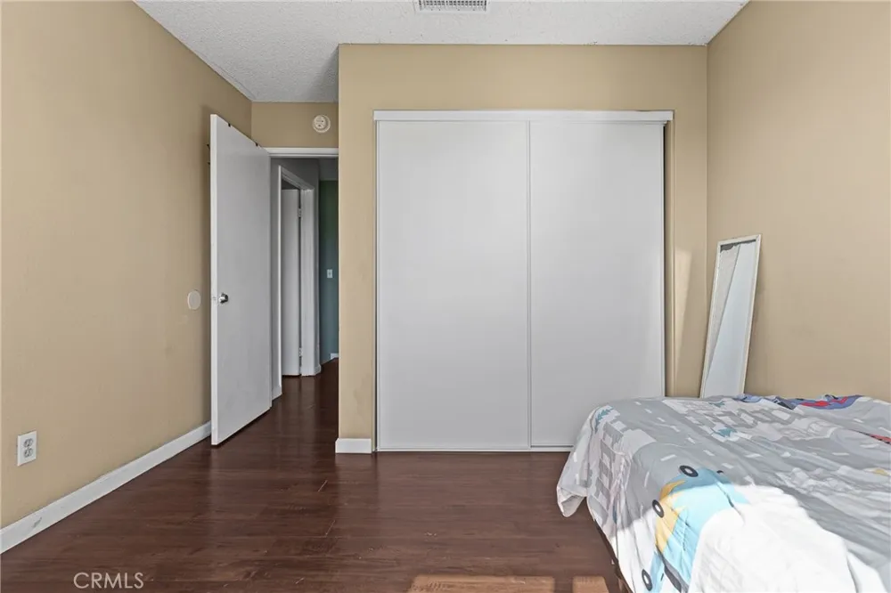 16171 Winterwood Fontana, CA 92335