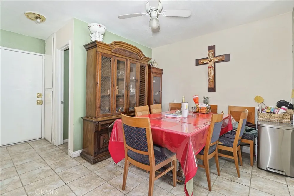 16171 Winterwood Fontana, CA 92335