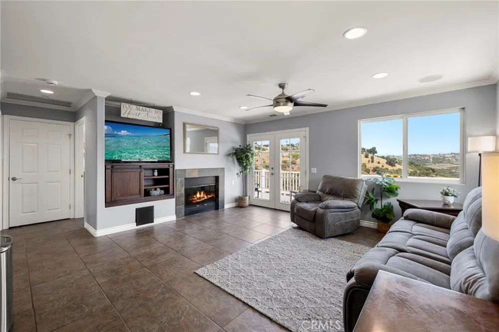 2125 Puerto Del Mundo Fallbrook, CA 92028