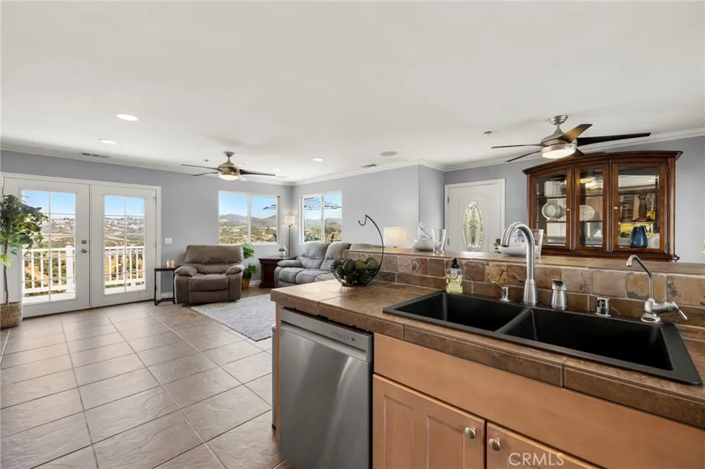 2125 Puerto Del Mundo Fallbrook, CA 92028