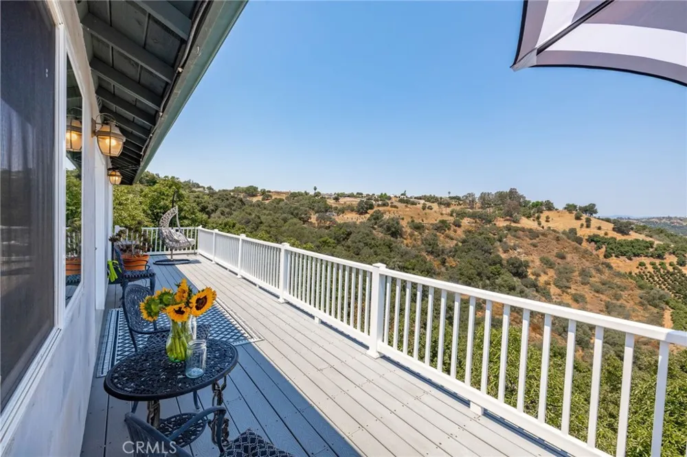 2125 Puerto Del Mundo Fallbrook, CA 92028