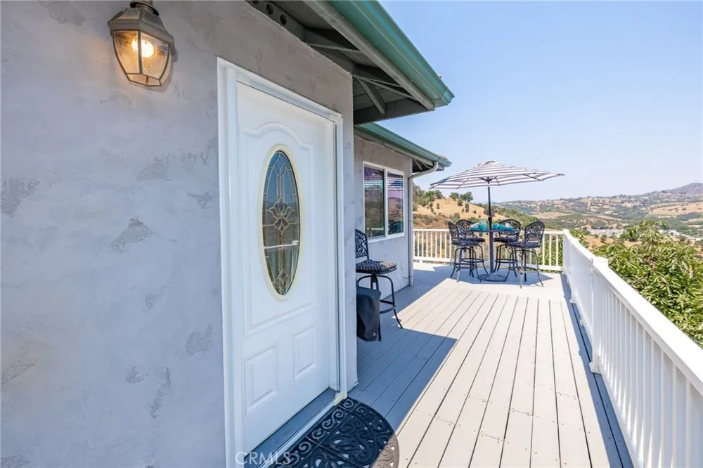 2125 Puerto Del Mundo Fallbrook, CA 92028