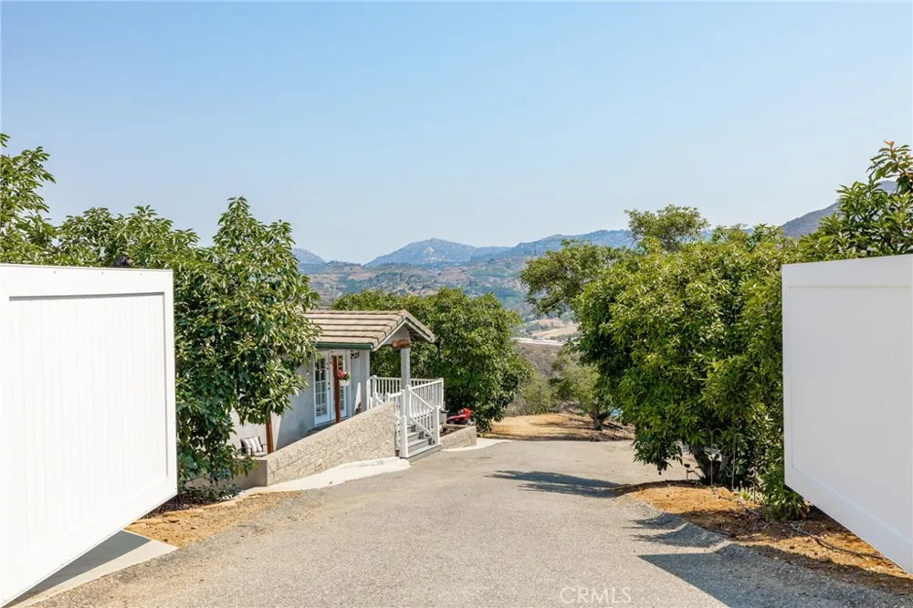 2125 Puerto Del Mundo Fallbrook, CA 92028