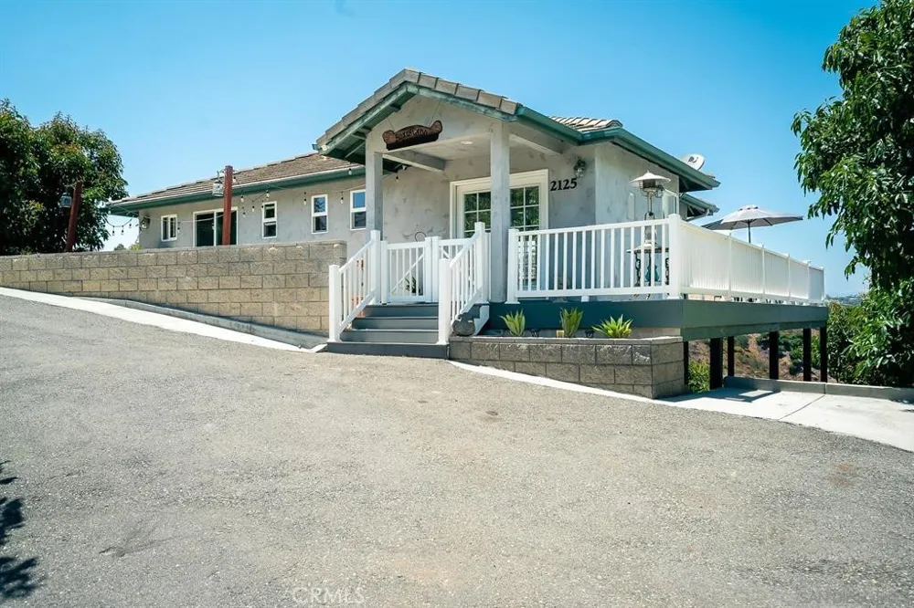 2125 Puerto Del Mundo Fallbrook, CA 92028