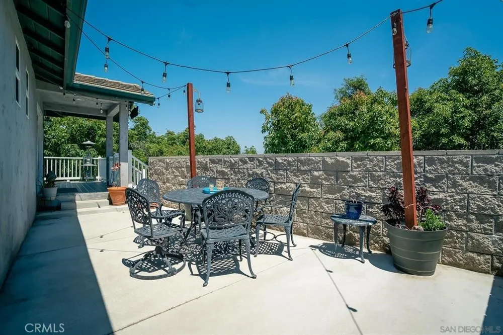 2125 Puerto Del Mundo Fallbrook, CA 92028
