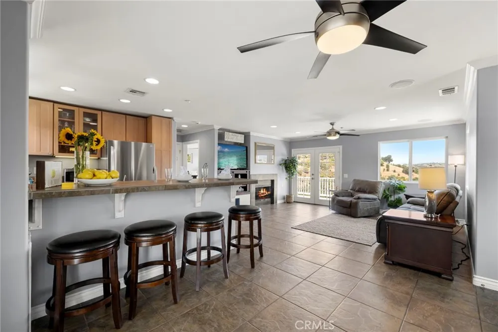 2125 Puerto Del Mundo Fallbrook, CA 92028