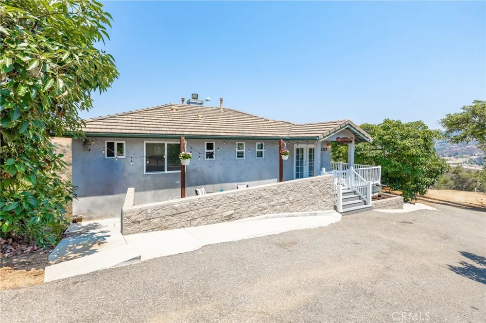 2125 Puerto Del Mundo Fallbrook, CA 92028