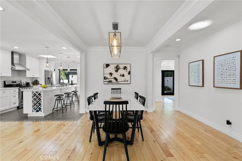 5810 Ranchito Avenue Los Angeles, CA 91401