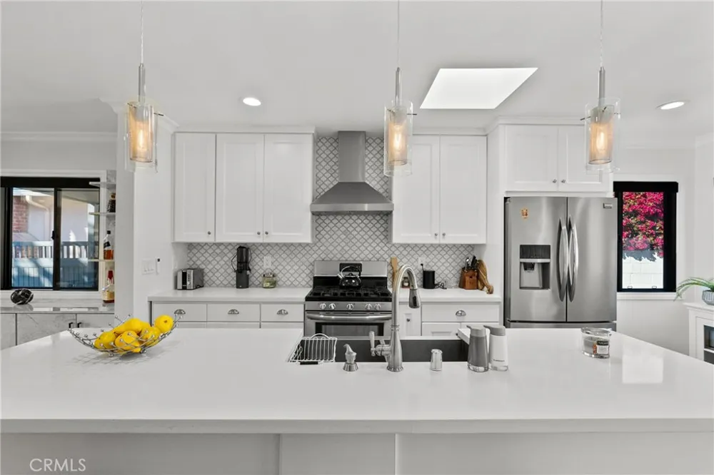 5810 Ranchito Avenue Los Angeles, CA 91401