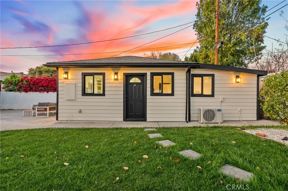 5810 Ranchito Avenue Los Angeles, CA 91401