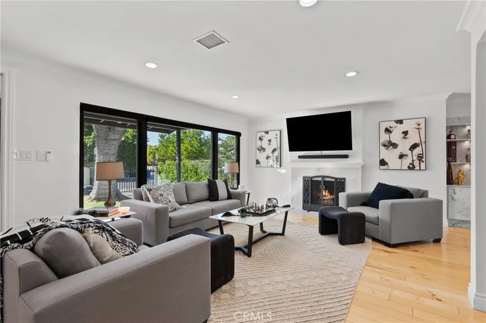 5810 Ranchito Avenue Los Angeles, CA 91401
