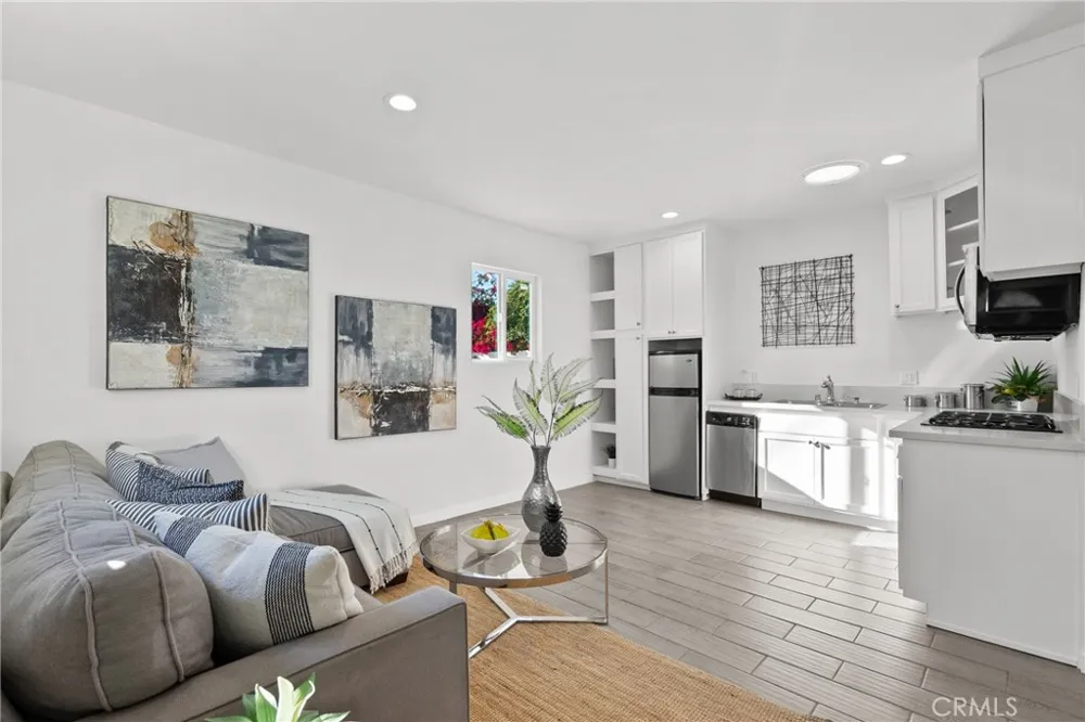 5810 Ranchito Avenue Los Angeles, CA 91401