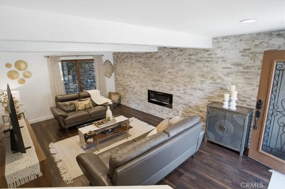 9704 marcus Lane Tujunga, CA 91042