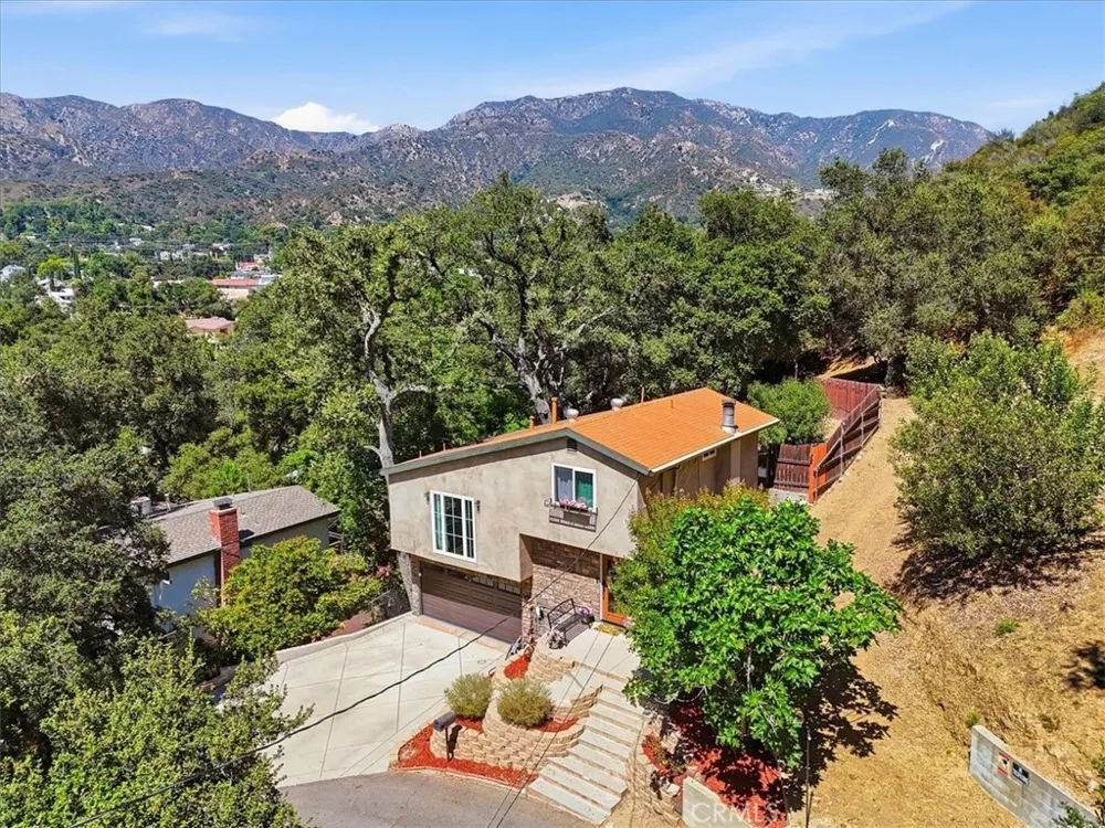 9704 marcus Lane Tujunga, CA 91042