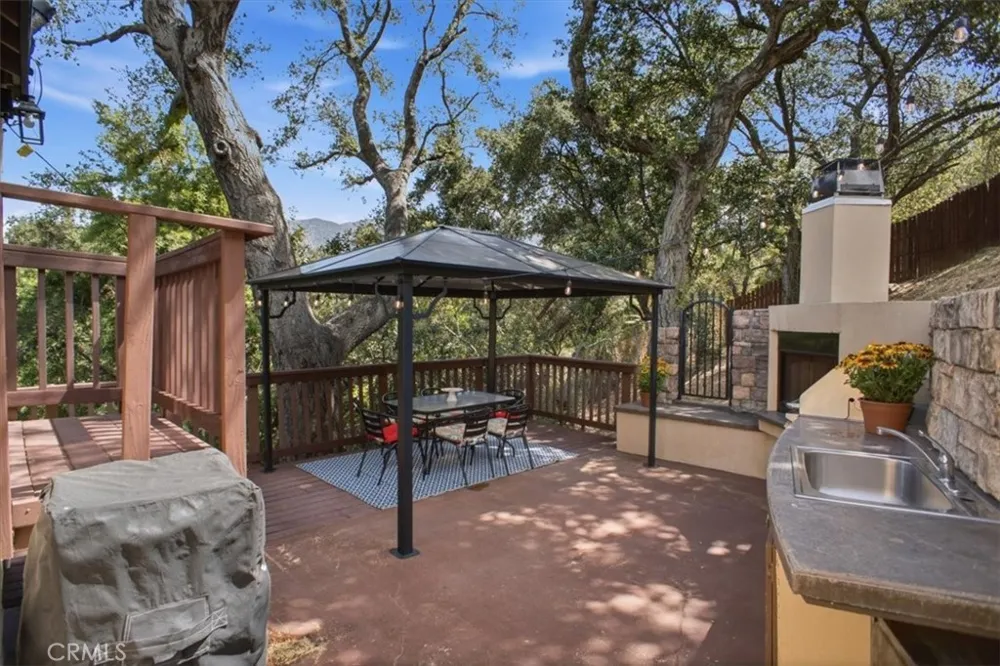 9704 marcus Lane Tujunga, CA 91042