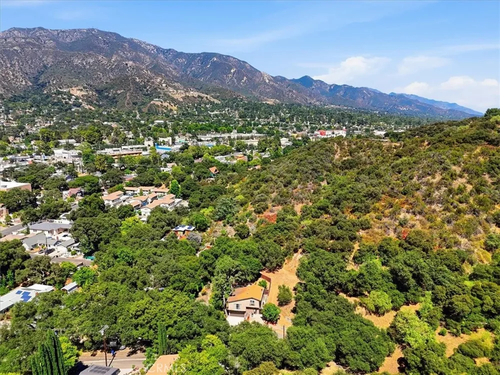 9704 marcus Lane Tujunga, CA 91042