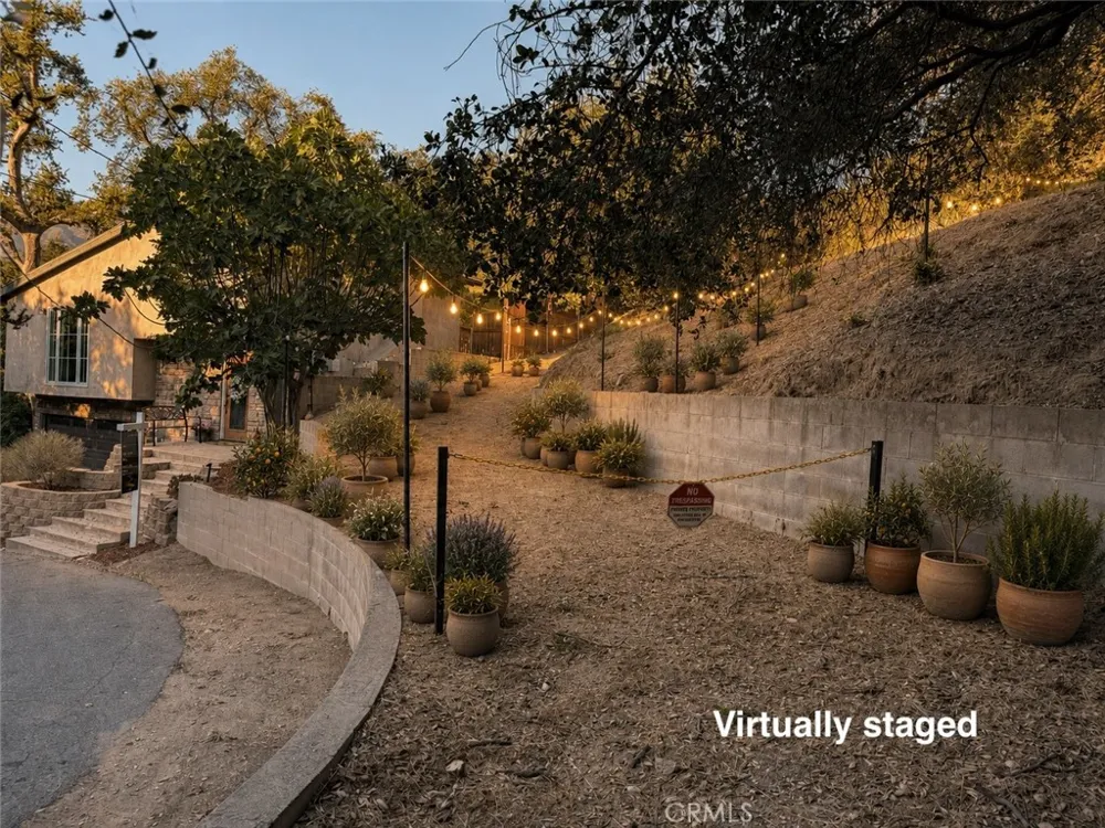 9704 marcus Lane Tujunga, CA 91042