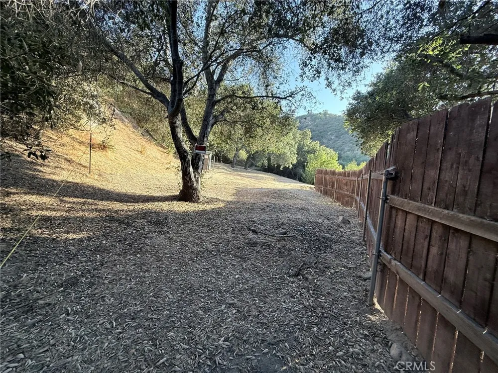 9704 marcus Lane Tujunga, CA 91042