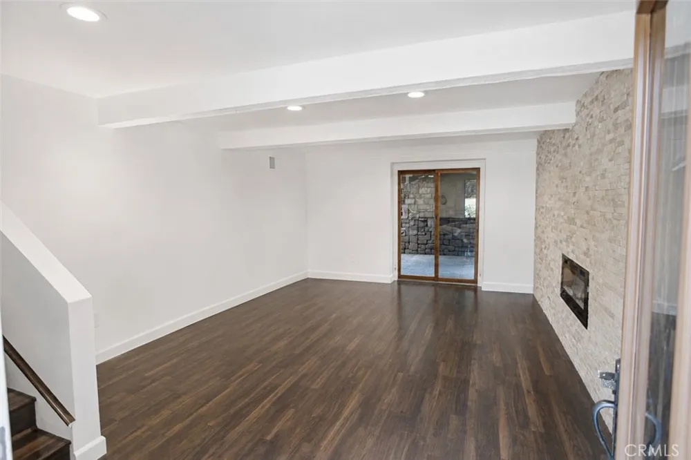 9704 marcus Lane Tujunga, CA 91042
