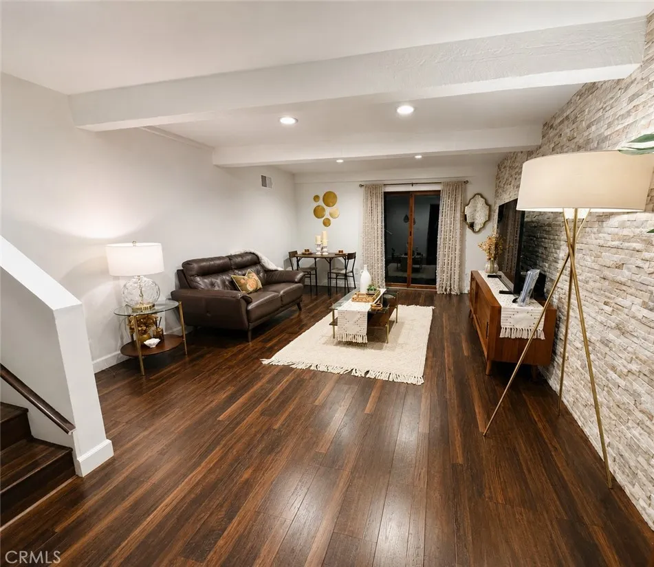 9704 marcus Lane Tujunga, CA 91042