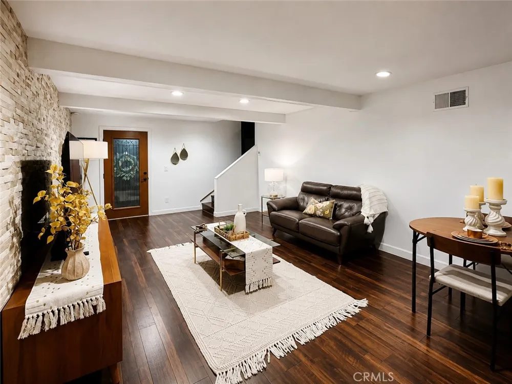 9704 marcus Lane Tujunga, CA 91042