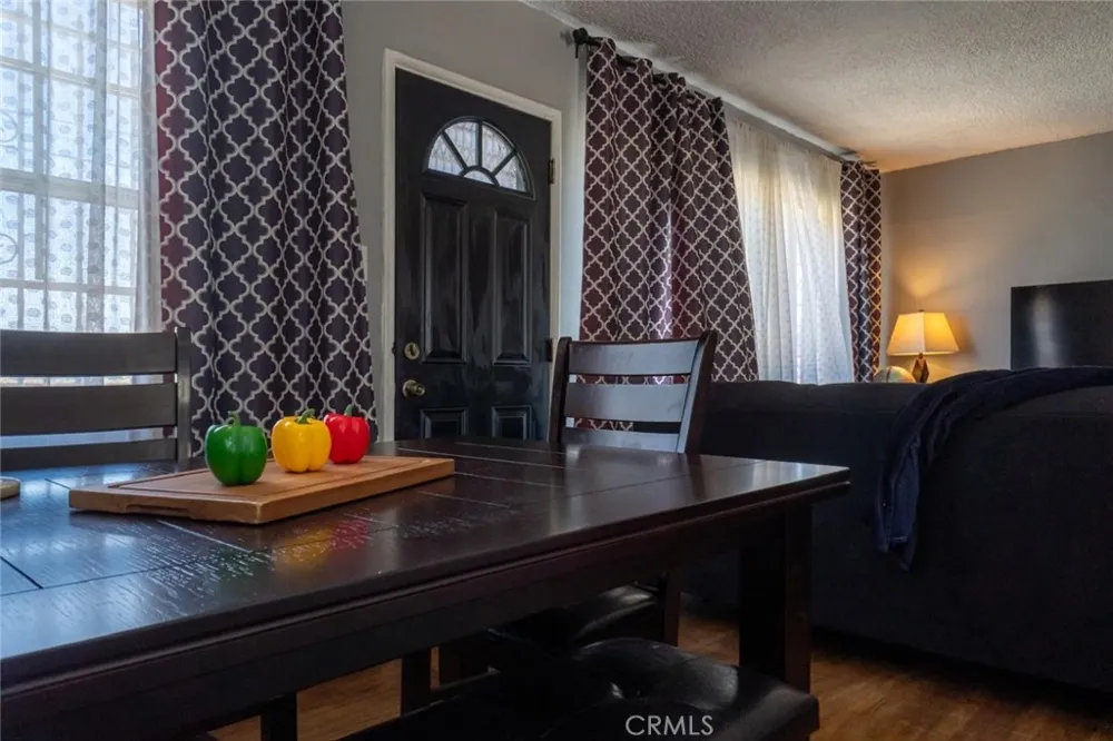 727 S Caswell Compton, CA 90220
