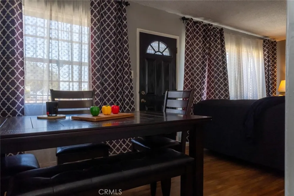 727 S Caswell Compton, CA 90220