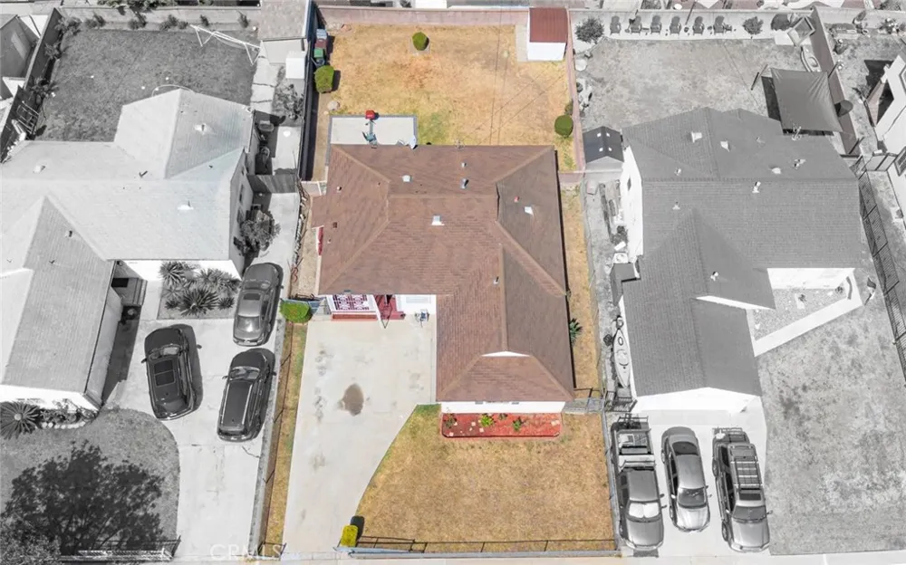 727 S Caswell Compton, CA 90220