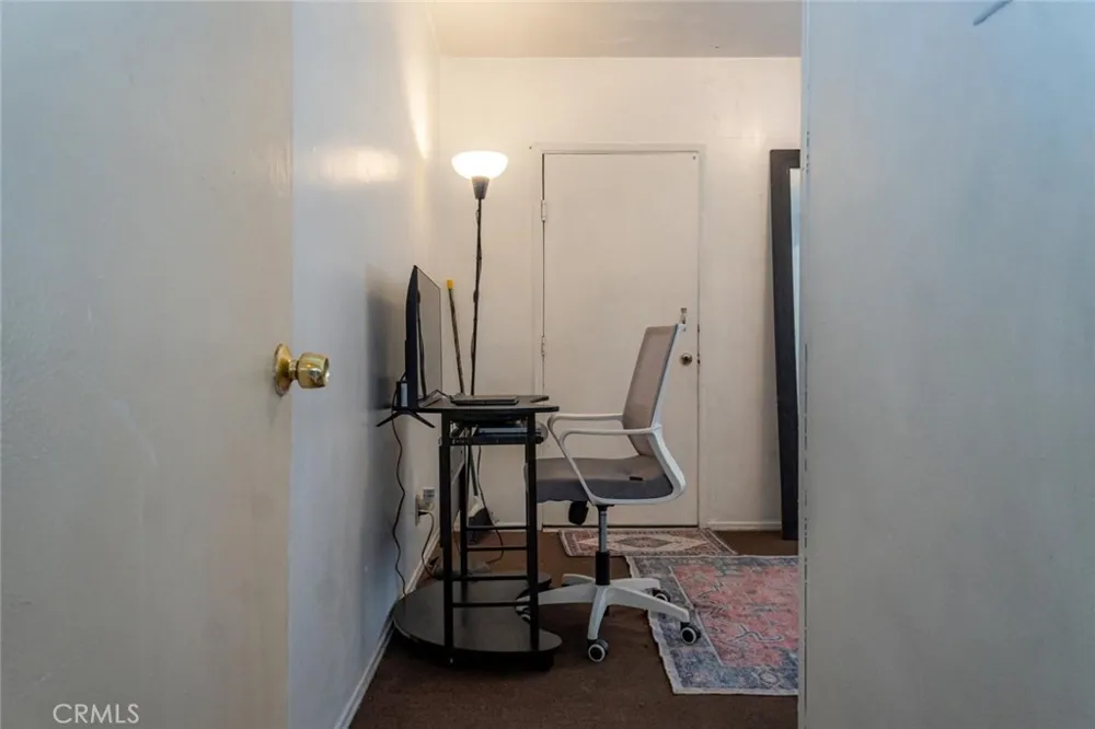 727 S Caswell Compton, CA 90220