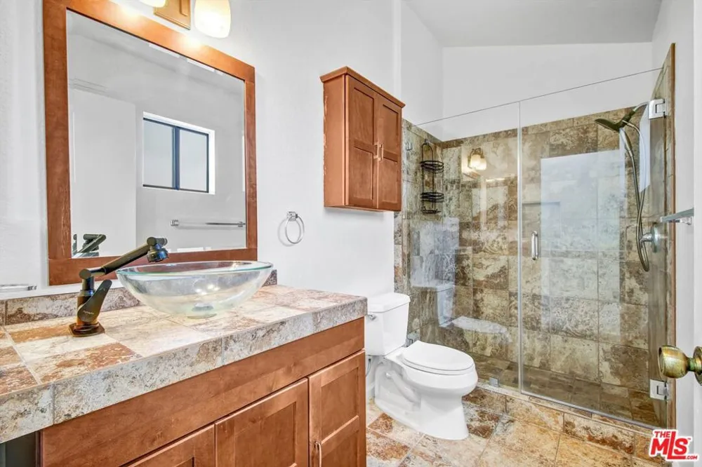 3665 Empire Drive #7 Los Angeles, CA 90034