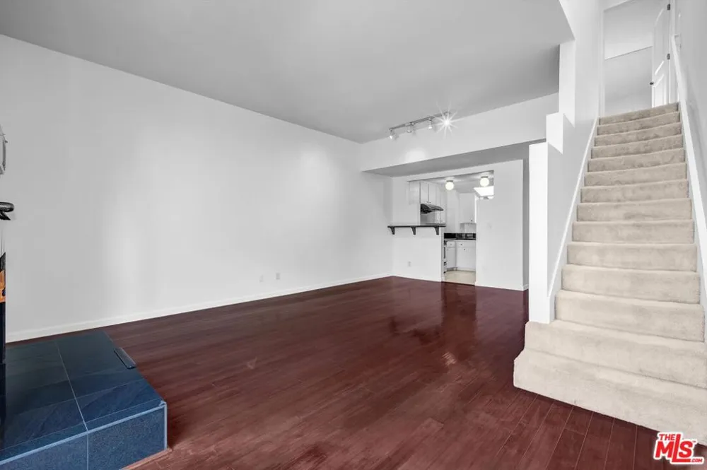 3665 Empire Drive #7 Los Angeles, CA 90034