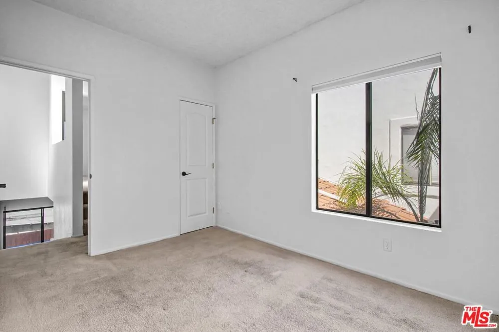 3665 Empire Drive #7 Los Angeles, CA 90034