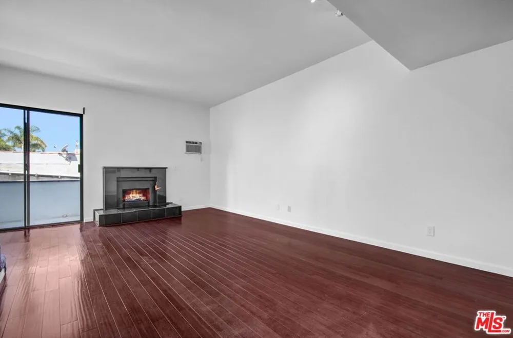 3665 Empire Drive #7 Los Angeles, CA 90034
