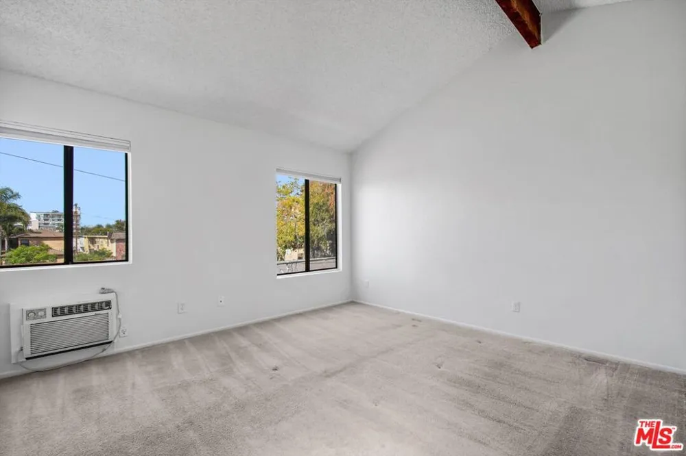 3665 Empire Drive #7 Los Angeles, CA 90034