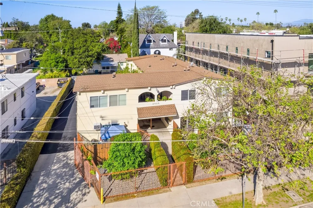 5923 Woodman Avenue Valley Glen, CA 91401