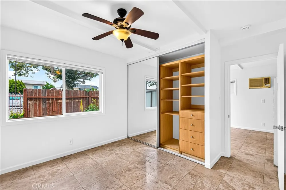 5923 Woodman Avenue Valley Glen, CA 91401