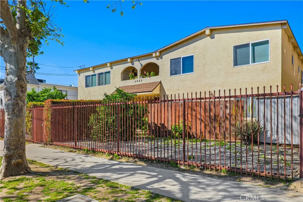 5923 Woodman Avenue Valley Glen, CA 91401