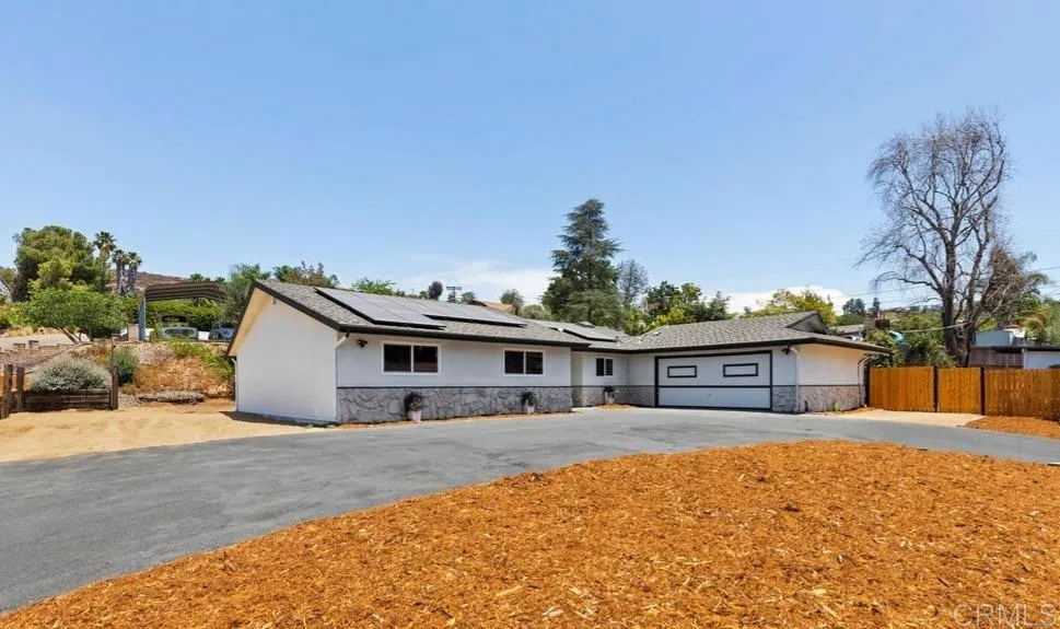 12172 Gay Rio Drive Lakeside, CA 92040