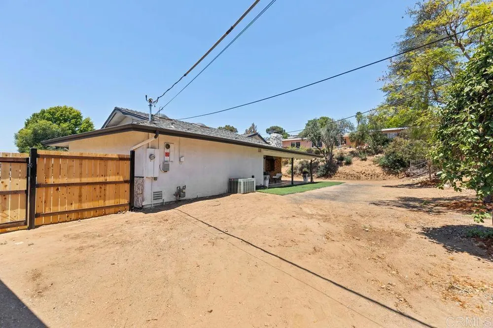 12172 Gay Rio Drive Lakeside, CA 92040