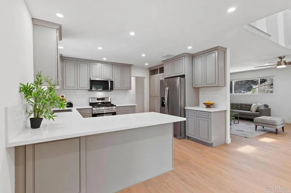 12172 Gay Rio Drive Lakeside, CA 92040